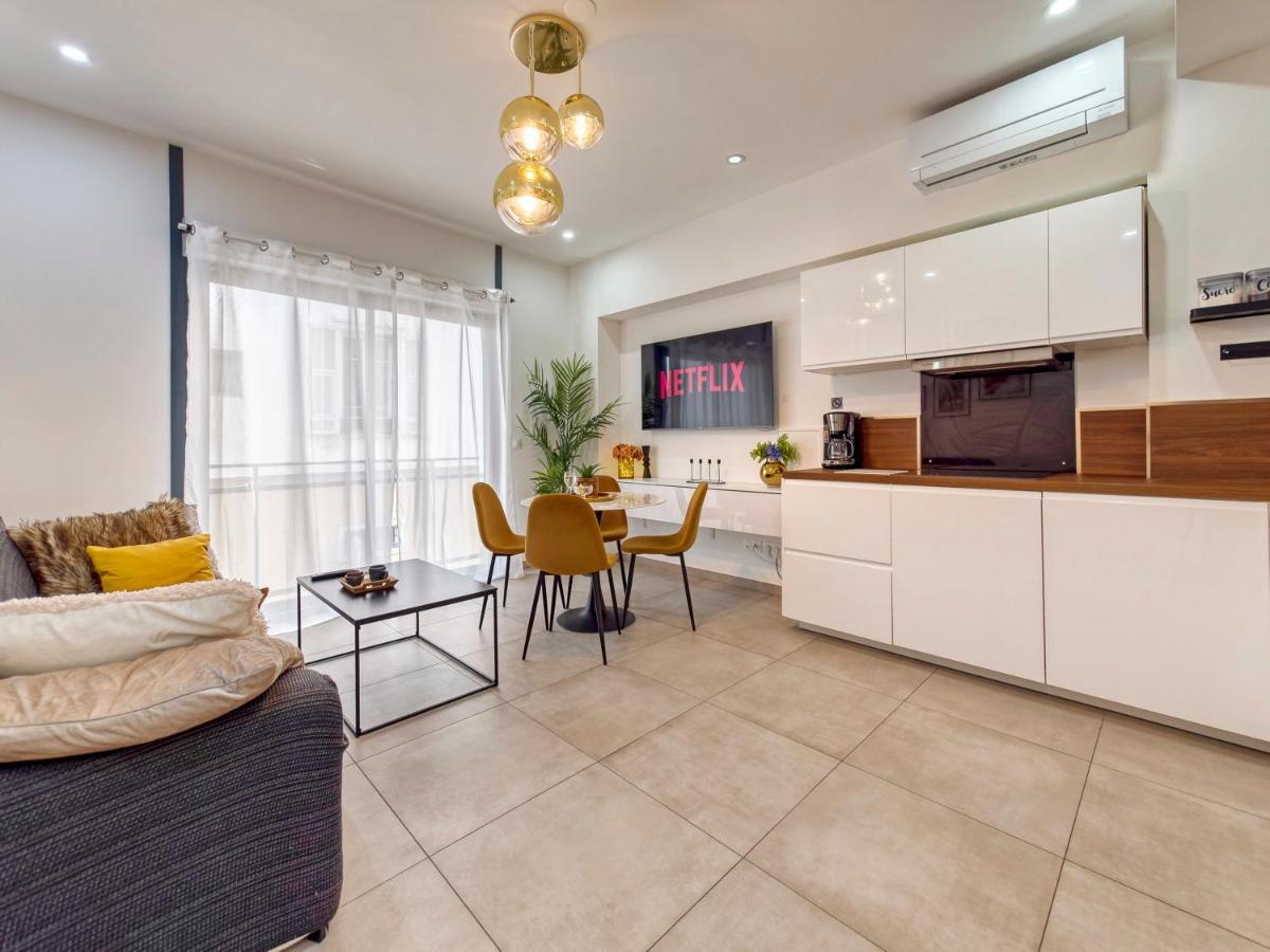 City Vibes, Indoor Parking, Breakfast & Air Conditioning Nizza Esterno foto