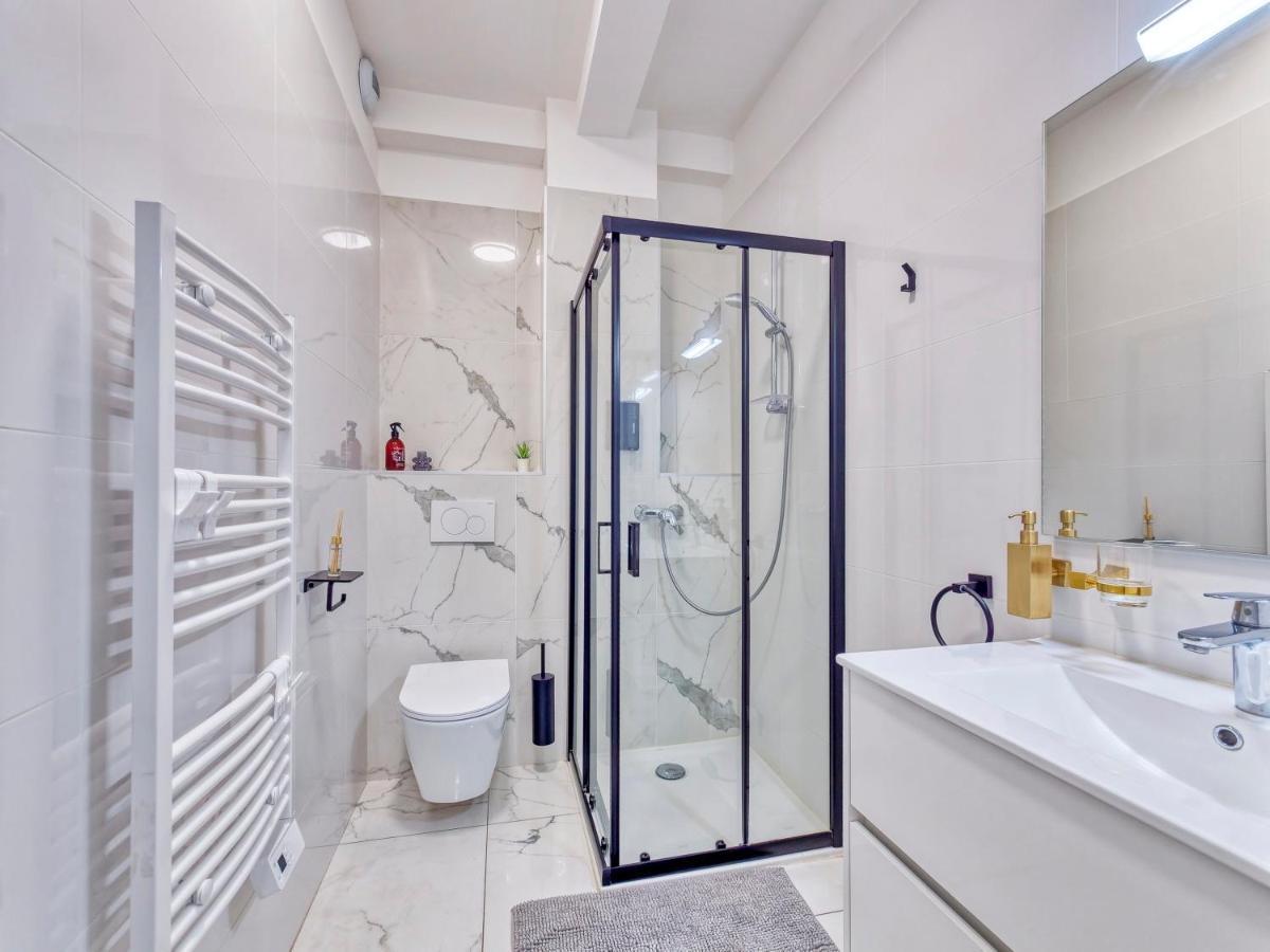 City Vibes, Indoor Parking, Breakfast & Air Conditioning Nizza Esterno foto